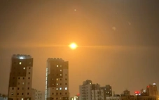 NÓNG: Mỹ tấn công mạnh nhiều mục tiêu ở Iran, đã có đụng độ trên biển