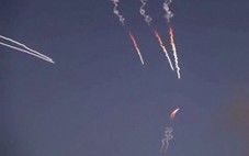 Iran tập kích các căn cứ Mỹ ở Trung Đông, Kuwait đóng không phận