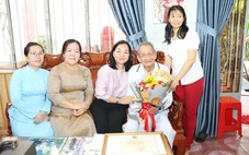 Lãnh đạo TP.HCM thăm, chúc thọ người cao tuổi tiêu biểu