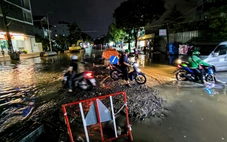 Đường Đặng Thùy Trâm ngập tứ phía, hố hào công trình thành 'bẫy' sau mưa