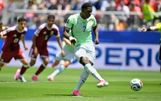 Qatar - Thụy Sĩ (hiệp 1):  Embolo mở tỉ số từ quả penalty, đại diện Tây Á chống đỡ vất vả