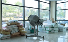 Khởi tố hai vợ chồng lập nhiều công ty để sản xuất, buôn bán phân bón giả ở miền Tây