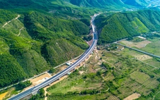 Diện mạo cao tốc La Sơn - Hòa Liên 4 làn xe gần đến ngày về đích