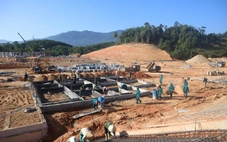 Đà Nẵng yêu cầu thi công '3 ca, 4 kíp' để kịp hoàn thành 6 trường nội trú vùng biên