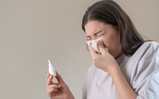 Nhiều người hễ nghẹt mũi là tự nghĩ 'phải dùng thuốc xịt hàng ngày mới bớt'