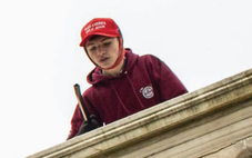 Người từng tham gia vụ bạo loạn Điện Capitol được Lầu Năm Góc tuyển vào vị trí chống khủng bố