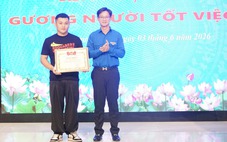 Nam thanh niên dùng bình cứu hỏa cứu người phụ nữ bị đâm trên đường Lạch Tray nhận bằng khen