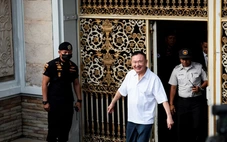 Ông Thaksin được tự do nhờ lệnh ân xá hoàng gia
