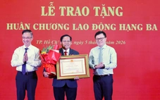 Báo Người Lao Động kỷ niệm 7 năm chương trình Tự hào cờ Tổ quốc: Hơn 2,2 triệu lá cờ đã được trao đi