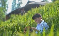 Từ phụ hồ đến phòng thi: kỳ thi cuộc đời của Cứ A Dà