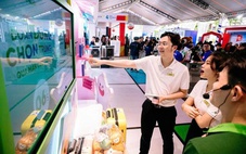 Mưa lớn không cản sức hút của Lễ hội Tài chính số 2026