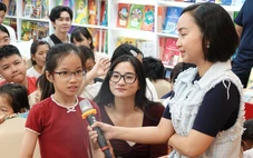 Cha mẹ bận rộn, dành thời gian cho con như thế nào trong mùa hè