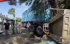 Xe container va chạm xe công nông, 3 người chết