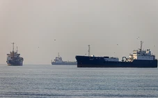 EU tung đòn trừng phạt mới, Iran tuyên bố không quan tâm