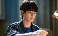 Kim Soo Hyun tái xuất sau 1 năm ngừng hoạt động