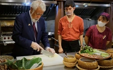 Thủ tướng Timor vào bếp làm nem cua bể, quan khách Thái Lan ấn tượng bánh xèo Việt Nam