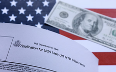 Chính trường Mỹ tranh cãi sau phán quyết bỏ khoản phí thị thực H-1B của ông Trump
