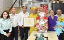 Lãnh đạo TP.HCM thăm, chúc thọ nhiều cụ cao niên tròn 90 tuổi