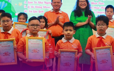 Tưng bừng vinh danh 150 gương mặt Con ngoan trò giỏi 