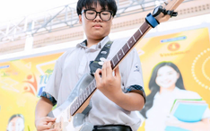 Không gian âm nhạc tại Ngày hội Tự tin vào lớp 10 (Trường THPT Hoàng Hoa Thám)