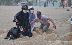Không khí lạnh áp sát, đêm nay miền Trung mưa lớn
