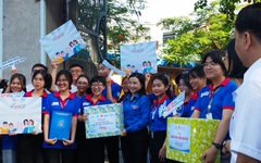 Bí thư Trung ương Đoàn thăm sinh viên Tiếp sức mùa thi