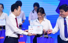 Tân sinh viên gặp khó, có Tuổi Trẻ