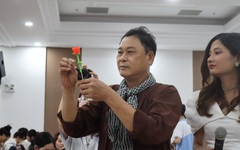 Sinh viên Nhân văn nặn tò he 'gom nét nghệ'