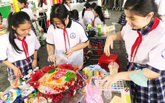 Hội xuân các trường THCS: nhảy sạp, vui đổi quà xuân, thiết kế mẹt tre...