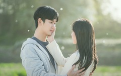 Kim Soo Hyun dùng 'nụ cười tán tỉnh' hạ gục vợ trong Queen of tears