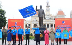 Lễ chào cờ "Tôi yêu Tổ quốc tôi" trang trọng trong ngày đầu năm mới