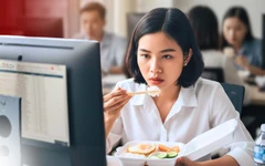 Thói quen tai hại của gần 50% dân công sở vào buổi trưa, bạn có nằm trong số đó?