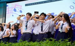 Teen Trường THPT Phú Nhuận biến giờ ra chơi thành mini show âm nhạc