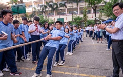 Teen Trường THPT Lương Thế Vinh nhảy flashmob, kéo co trong giờ ra chơi trải nghiệm