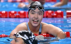 Thần đồng bơi lội 13 tuổi Trung Quốc lại khiến cả châu Á trầm trồ