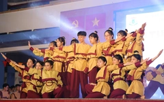 Concert chào mừng 20-11 mãn nhãn của học trò Trường THPT Tân Bình