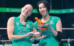 Thanh Thúy áp đảo dàn ngôi sao bóng chuyền Thái Lan tại Nhật Bản