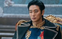 Trang phục Joo Ji Hoon bị nghi giống phát xít, đoàn phim The remarried empress tức tốc xin lỗi