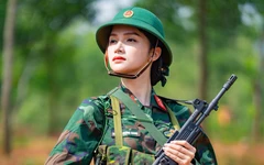 Cứ sau Sao nhập ngũ, Hương Giang lại đi thi hoa hậu