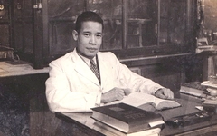 Nhớ bụi phấn trên mái tóc thầy cô - Kỳ 2: Bài học tiếng Việt của giáo sư hóa