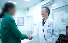 Bác sĩ Việt Nam cứu sống sản phụ Campuchia mắc hội chứng Marfan hiếm gặp