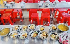 Phụ huynh nói bữa ăn bán trú 'không xứng tiền', trường phản hồi