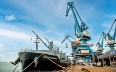 Có nơi cứ 2km lại có một trung tâm logistics, có nơi hàng trăm km không có trung tâm nào