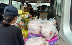 1.000 ổ bánh mì chả cá chở về rốn lũ, Nam Trung Bộ đang cần thêm nhiều đồ ấm