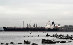 Giá thuê tàu chở dầu tăng hơn 570% khi thế giới né nguồn Nga