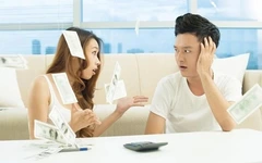 Tay trắng sau 30 năm 'nộp lương' cho vợ