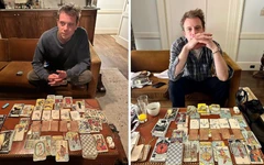 Người đàn ông ngồi xem tarot gây sốt mạng xã hội là ai?