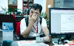 Cùng Tuổi Trẻ cứu trợ đồng bào lũ lụt miền Trung