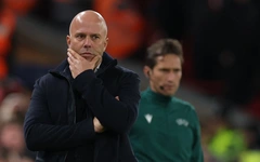 HLV Arne Slot nói gì sau trận thảm bại của Liverpool?