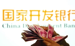 Khi Trung Quốc cho nước giàu vay tiền